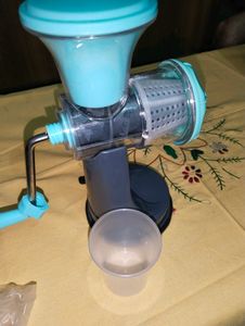 Mini Hand Juicer