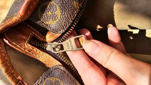 Reduced! Louis Vuitton Big Size Shoulder Bag