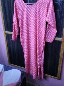 Graceful Pink Checked Embroidered Kurti