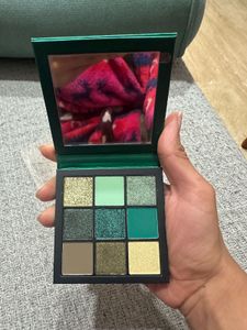 HUDA Beauty Eyeshadow Palette