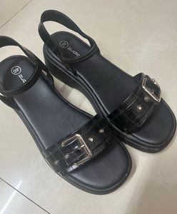 Black Zudio Sandals & Block Retro Style Platform