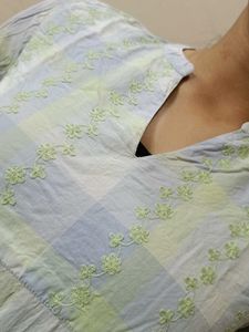 women&#39;s top