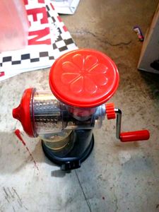 Mini Juicer - Manual Operation