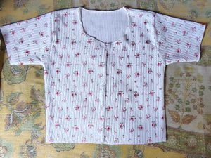Trendy White Floral Design Fitted Top