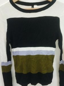 🥀H&amp;M ORIGINALLY BRANDED TOP🥀sweater