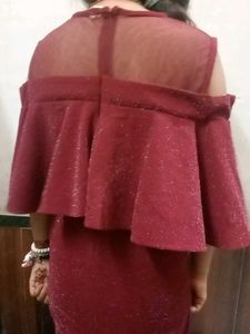 Elegant Red Cold Shoulder Dress