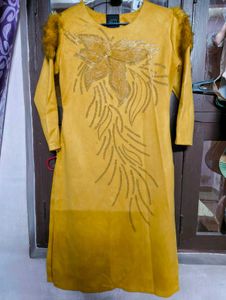 Stylish Mustard velvet Kurti🌼