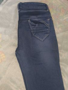Star Patch Skinny Jeans