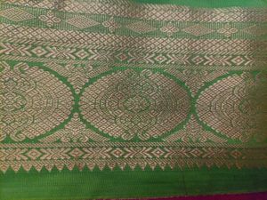 Gorgeous Red pattu Saree, Green border with newtag