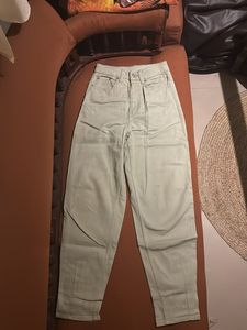 H&M Boyfriend Jeans Xs