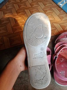 Pink Girls&#39; Sandals