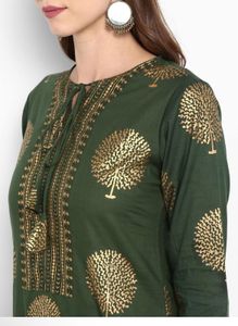 Meeranshi Women&#39;s Rayon Printed Kurta with Palazzo