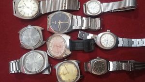 Hmt Winding Watches