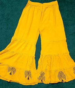 Elegant Black Embroidered Kurta Set