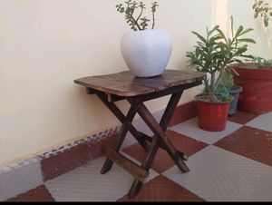 FOLDING SQUARE STOOL