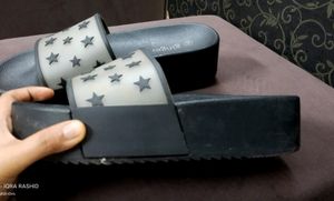 Ginger Black Platformed Sliders