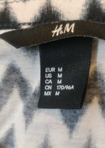 Patterned V-Neck Top