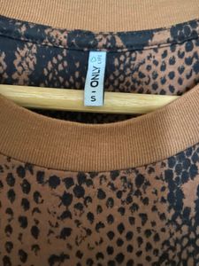 ONLY Animal Print Tshirt (S)