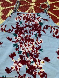 Trend Arrest Floral Top