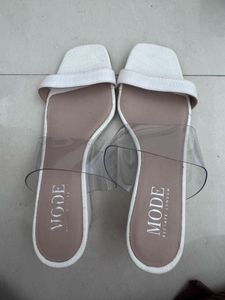 Red Tape Mode White Sandals