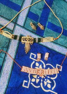 2 Choker Jewelry Set