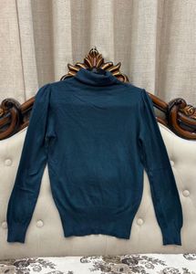 Elegant Green Turtleneck Sweater