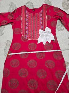 Kurta Set (With Dupatta And Trousers)