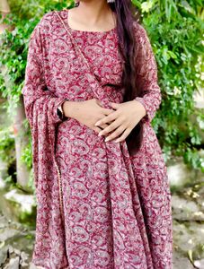 Elegant Ethnic Kurti With Dupatta