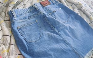PRICE REDUCED!! BLUE DENIM SKIRT from Lee
