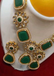 Green &amp; Gold Jewelry Set