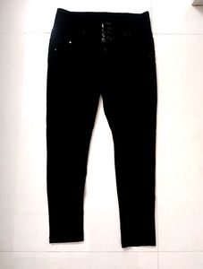 Women Black Narrow Jeans