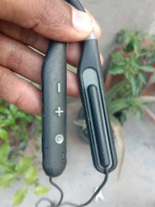 Flexible Wireless Neckband