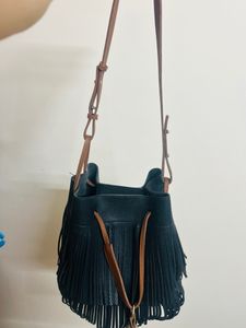 Black shoulder  bag