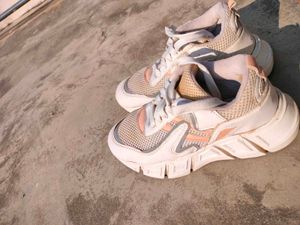 White 🤍 Shoes