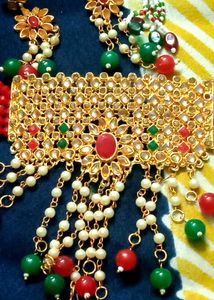 Stunning Gold-Toned Choker &amp; Earring Set
