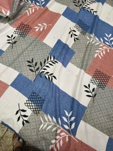 Like New Elastic Bedsheet With 2 Pillow Covers