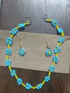 Beads Flower Necklace And Earrings