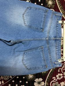 KNEE CUT JEANS FOR WOMEN&#39;S
