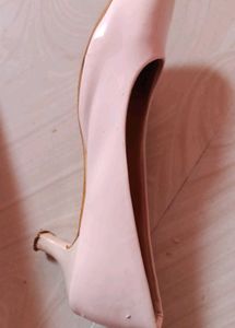 Elegant Pink Pointed-Toe Heels