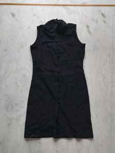 Sleeveless Black Dress
