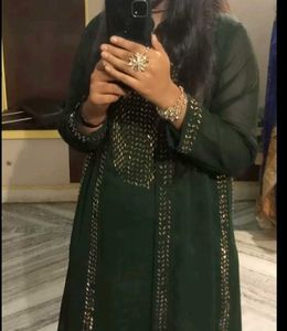 Elegant Green Abaya with Embellishments💚