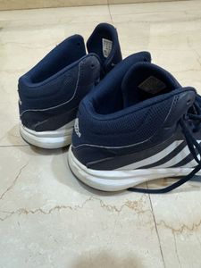 Adidas Sneakers