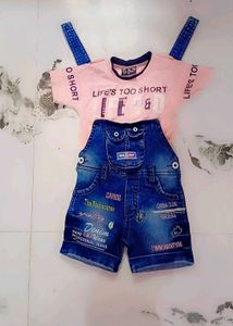 Cute Kids' Outfit: T-Shirt & Denim Overalls