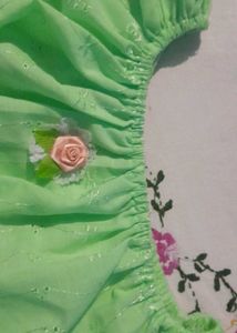 Cute Green Puff Sleeve Top