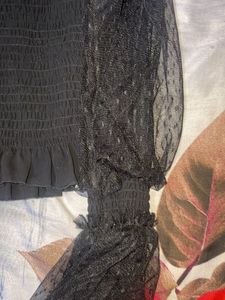 Black Balloon Sleeves Top