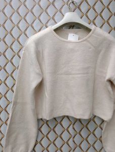 New with tag Pinterest Stylish White Crop pullover