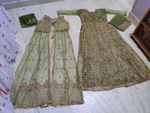 Set Of 4 Pieces Festive Gown