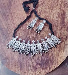 Silver Tone Floral Necklace & Earring Set