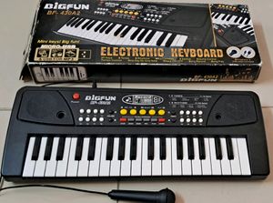 Electronic Keyboard With Micro USB