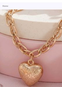 Anti-Tarnish Golden Heart Hand Bracelet